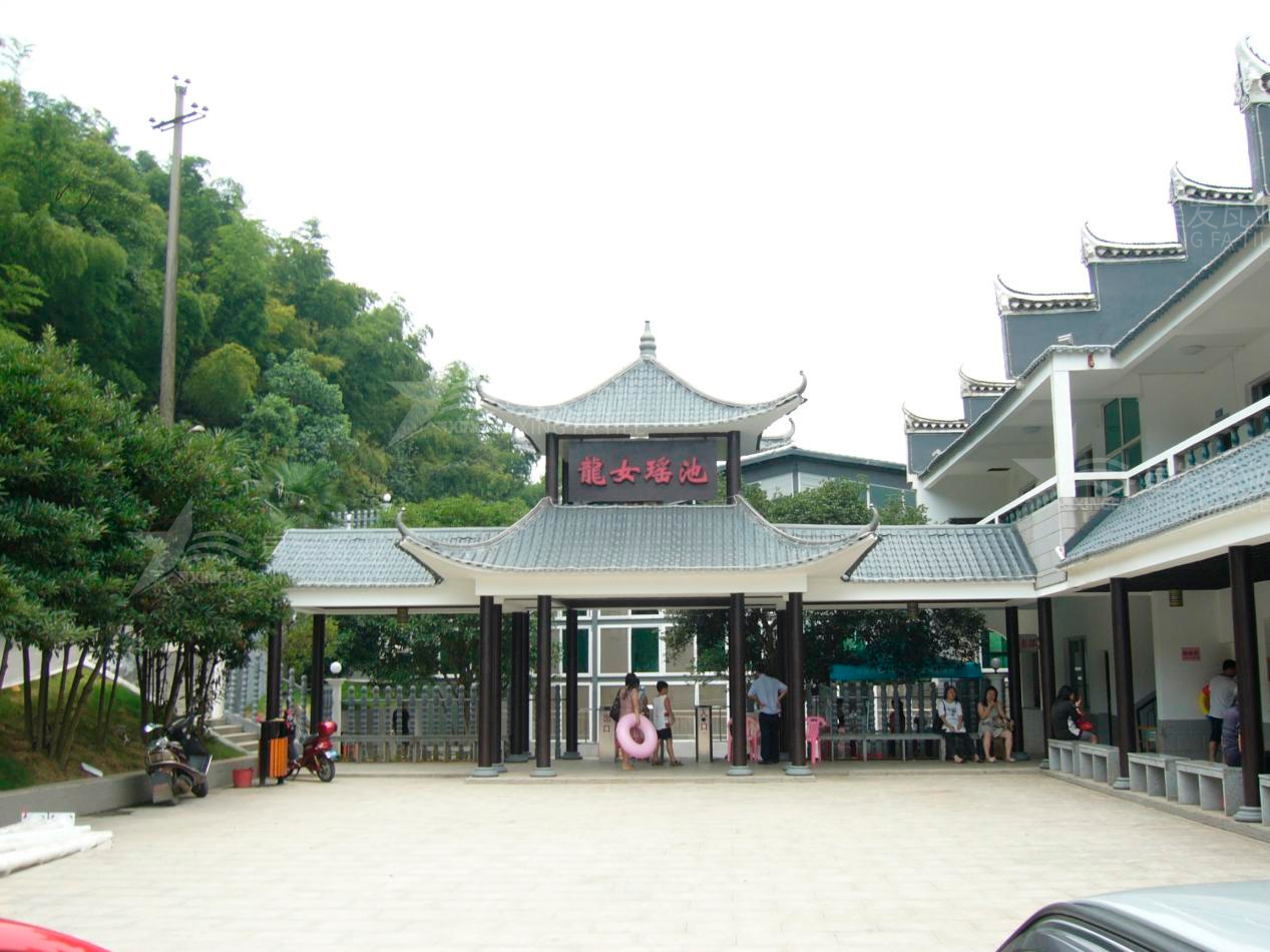 屋頂材料合成樹脂瓦和不銹鋼瓦哪個好？選擇很重要！